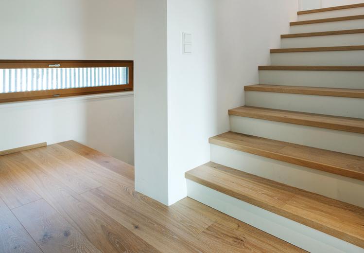 Wood for Stairs and Treads and Risers fitting 